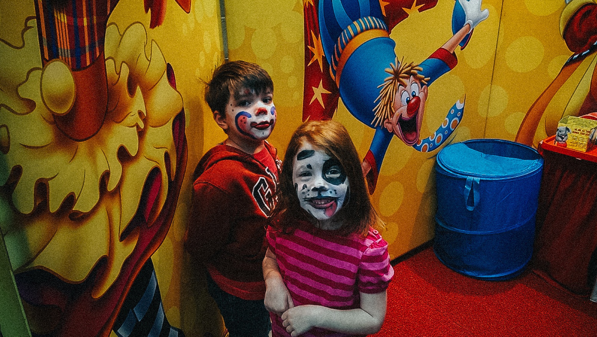 2013-twins-clowns photo
